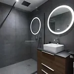 Calm: Your Coastal Haven * 앙티브
