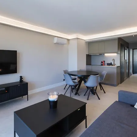 Calm: Your Coastal Haven Appartement *